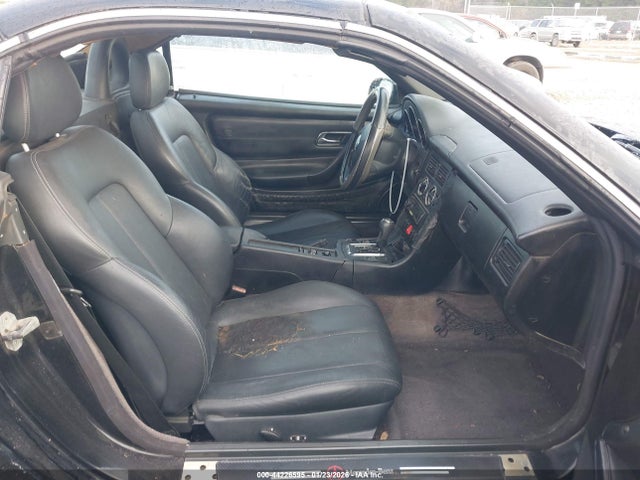 1999 MERCEDES-BENZ SLK 230 WDBKK47F7XF123417 Photo 4