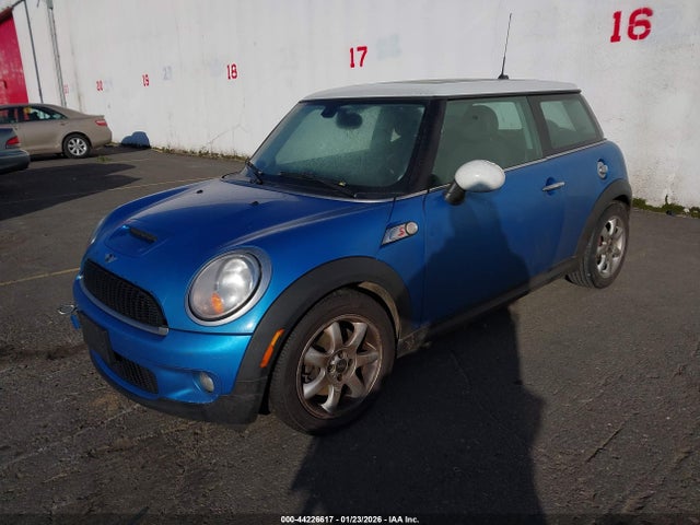 2010 MINI COOPER S WMWMF7C57ATZ73194 Photo 1