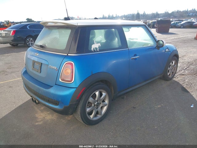 2010 MINI COOPER S WMWMF7C57ATZ73194 Photo 3