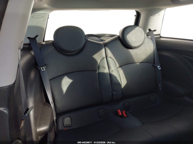 2010 MINI COOPER S WMWMF7C57ATZ73194 Photo 7