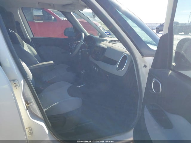 2014 FIAT 500L ZFBCFABH4EZ013621 Photo 4