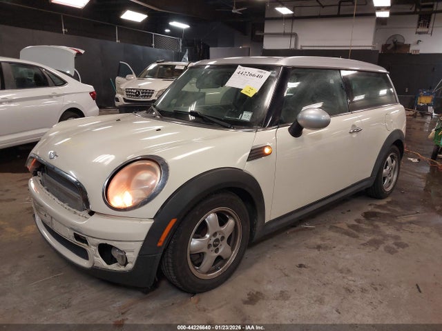 2010 MINI COOPER CLUBMAN WMWML3C50ATX36919 Photo 1