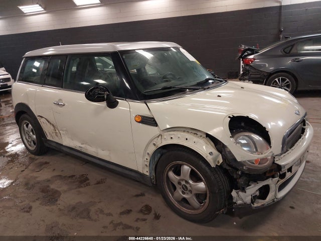 2010 MINI COOPER CLUBMAN WMWML3C50ATX36919 Photo 5