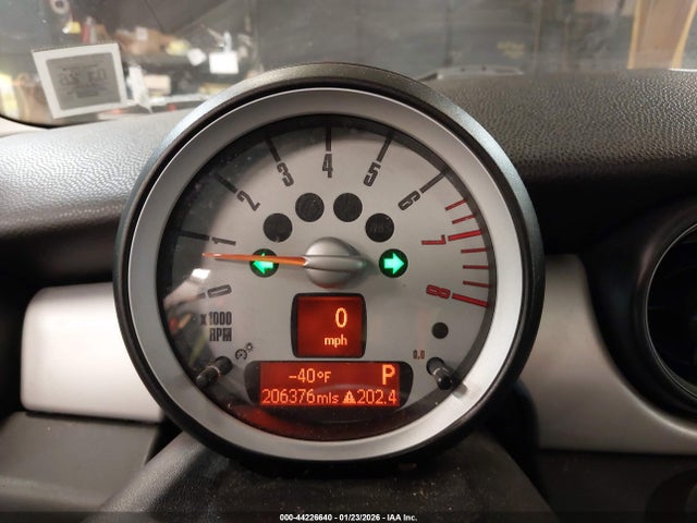 2010 MINI COOPER CLUBMAN WMWML3C50ATX36919 Photo 6