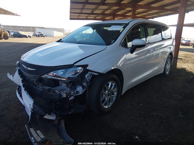 2023 CHRYSLER VOYAGER 2C4RC1CGXPR515696 Photo 1