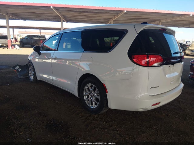 2023 CHRYSLER VOYAGER 2C4RC1CGXPR515696 Photo 2