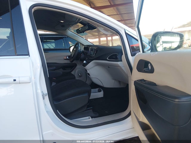 2023 CHRYSLER VOYAGER 2C4RC1CGXPR515696 Photo 4