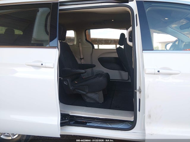 2023 CHRYSLER VOYAGER 2C4RC1CGXPR515696 Photo 7