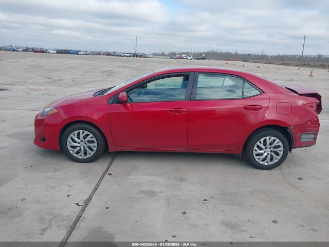 Toyota COROLLA LE 2018 5YFBURHE9JP770593 Image 15