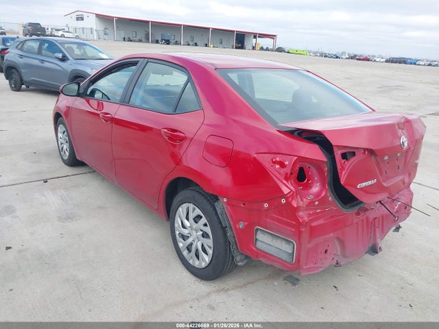 Toyota COROLLA LE 2018 5YFBURHE9JP770593 Image 3