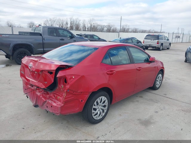 Toyota COROLLA LE 2018 5YFBURHE9JP770593 Image 4