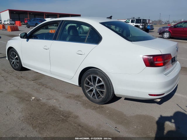 2017 VOLKSWAGEN JETTA 3VWDB7AJ2HM204137 Photo 2