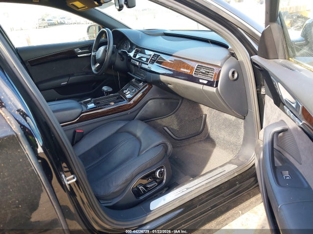 2017 AUDI A8 L WAU44AFD7HN011126 Photo 4