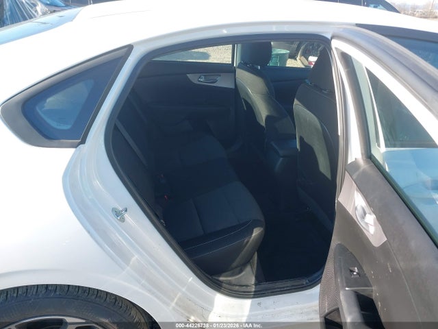 3KPF24AD2PE668462 KIA Forte Lxs