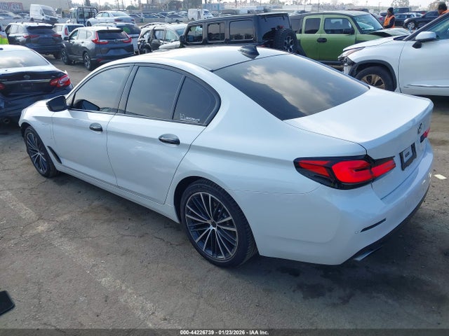 2021 BMW 530E WBA13AG02MCG37824 Photo 2