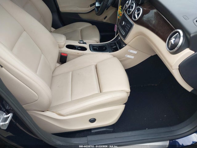 2018 MERCEDES-BENZ CLA 250 WDDSJ4GB8JN523152 Photo 4