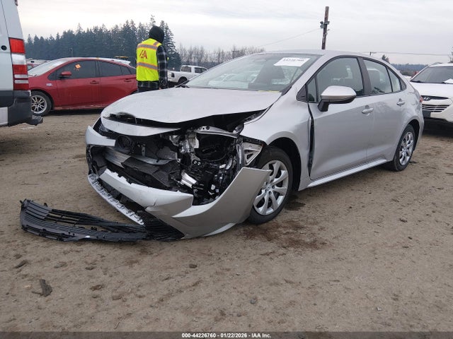 Toyota COROLLA LE 2026 5YFB4MDE3TP406861 Image 2