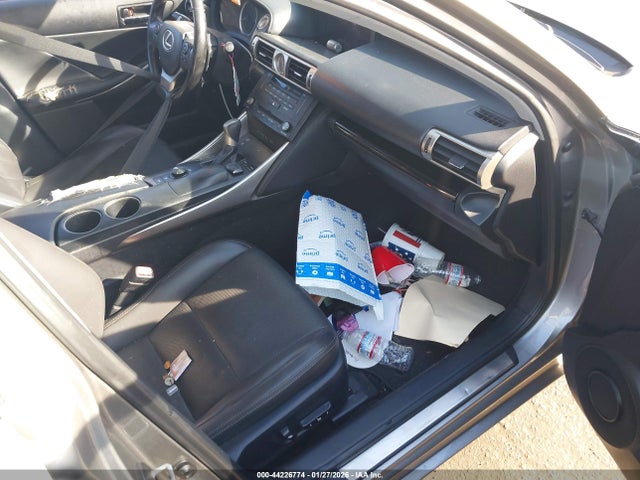 Lexus IS 200T 2016 JTHBA1D24G5015507 Image 5