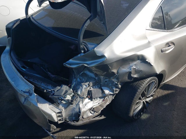Lexus IS 200T 2016 JTHBA1D24G5015507 Image 6