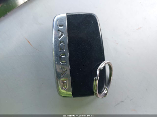 2017 JAGUAR XE SAJAK4BV7HA946036 Photo 10