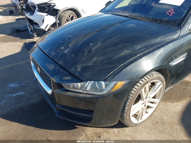 2017 JAGUAR XE SAJAK4BV7HA946036 Photo 5