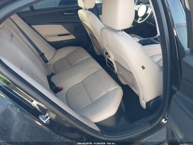 2017 JAGUAR XE SAJAK4BV7HA946036 Photo 7