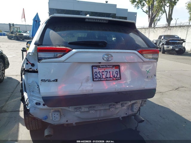 Toyota Rav4 Xle Premium 2019 JTMC1RFV2KJ012746 Image 16