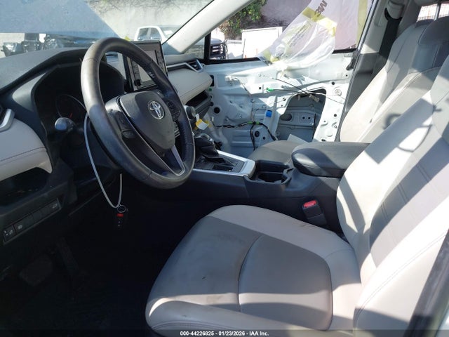 Toyota Rav4 Xle Premium 2019 JTMC1RFV2KJ012746 Image 17