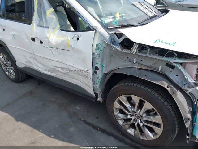 Toyota Rav4 Xle Premium 2019 JTMC1RFV2KJ012746 Image 19