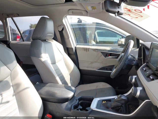 Toyota Rav4 Xle Premium 2019 JTMC1RFV2KJ012746 Image 5