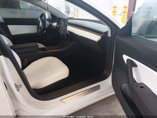 2019 TESLA MODEL 3 5YJ3E1EB9KF514450 Photo 4