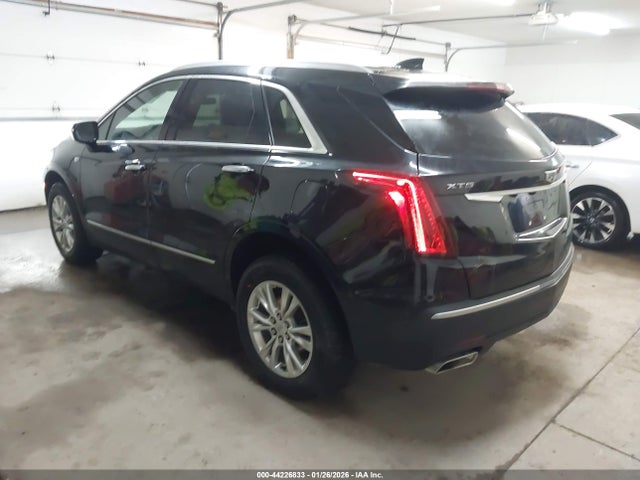 2021 CADILLAC XT5 1GYKNAR49MZ203471 Photo 2