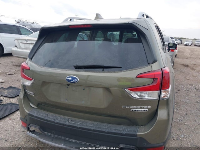 Subaru Forester Touring 2023 JF2SKARC5PH500870 Image 17