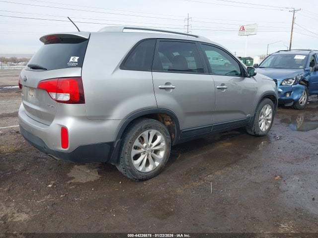5XYKUDA78FG601353 KIA Sorento Ex V6