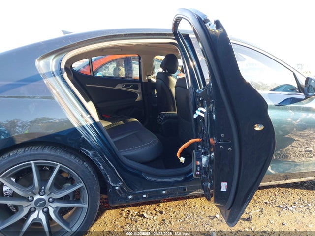 KMTG34TA7NU089844 Genesis G70 2.0t Rwd