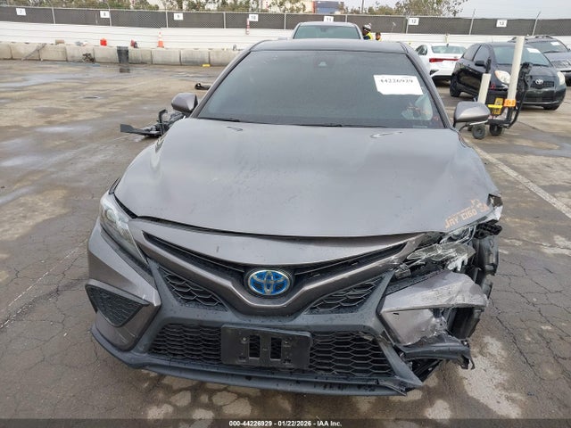 4T1G31AK2RU068054 Toyota Camry Hybrid Se