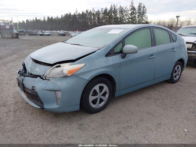 Toyota Prius Three 2014 JTDKN3DU1E1792914 Image 2