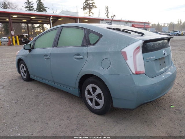 Toyota Prius Three 2014 JTDKN3DU1E1792914 Image 3