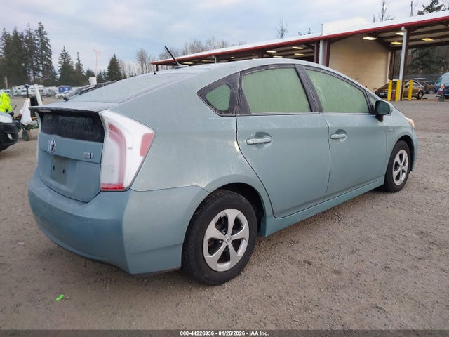 Toyota Prius Three 2014 JTDKN3DU1E1792914 Image 4