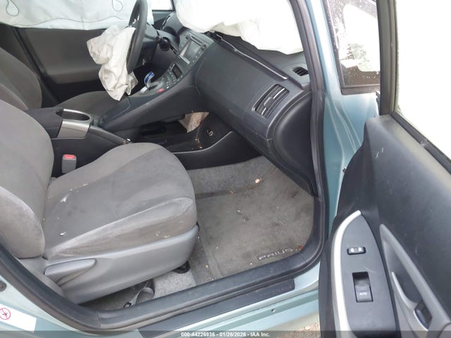 Toyota Prius Three 2014 JTDKN3DU1E1792914 Image 5