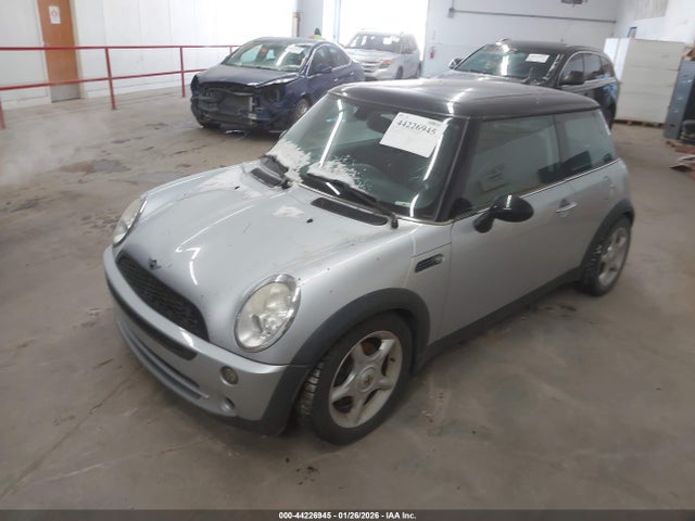 2006 MINI COOPER WMWRC33566TJ74635 Photo 1