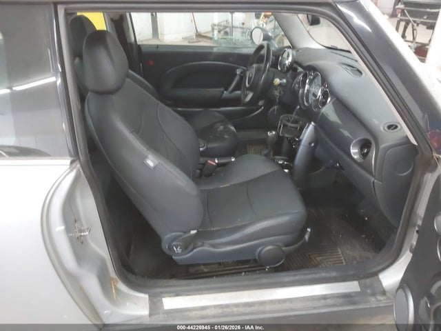 2006 MINI COOPER WMWRC33566TJ74635 Photo 4