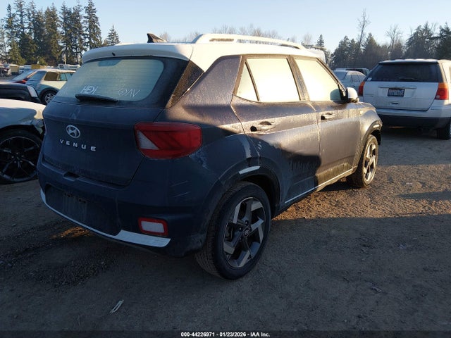 Hyundai Venue Limited 2022 KMHRC8A37NU182877 Image 4