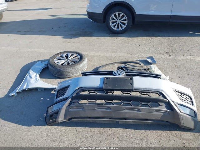 3VV0B7AX0JM025608 Volkswagen Tiguan 2.0t S