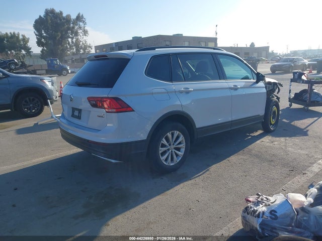 3VV0B7AX0JM025608 Volkswagen Tiguan 2.0t S