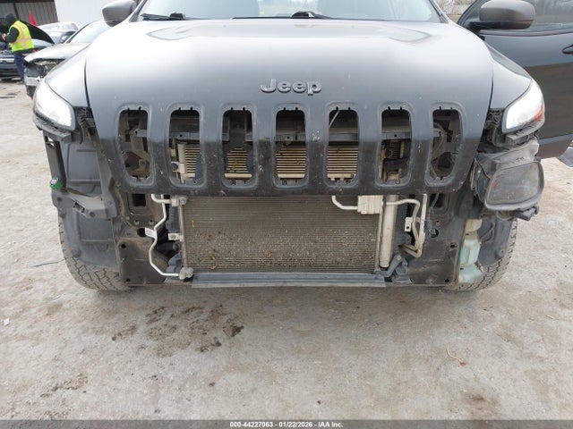 2018 Jeep Cherokee Trailhawk 4x4 მანქანა იყიდება აუქციონზე, vin: 1C4PJMBB8JD567245, აუქციონის ნომერი: 44227063