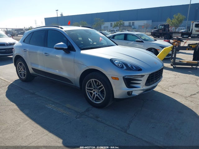 2017 PORSCHE MACAN WP1AA2A58HLB04736