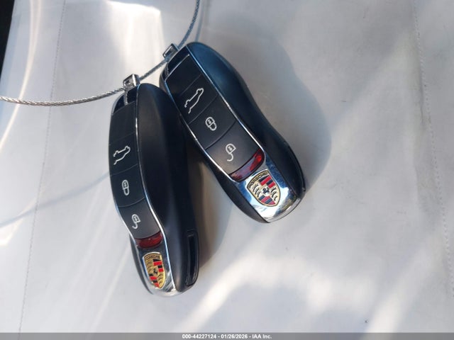 2017 PORSCHE MACAN WP1AA2A58HLB04736 Photo 10