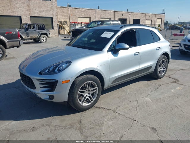 2017 PORSCHE MACAN WP1AA2A58HLB04736 Photo 1