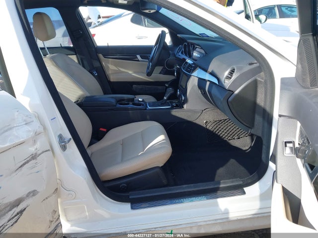 2013 MERCEDES-BENZ C 350 WDDGF5HB0DA774982 Photo 4